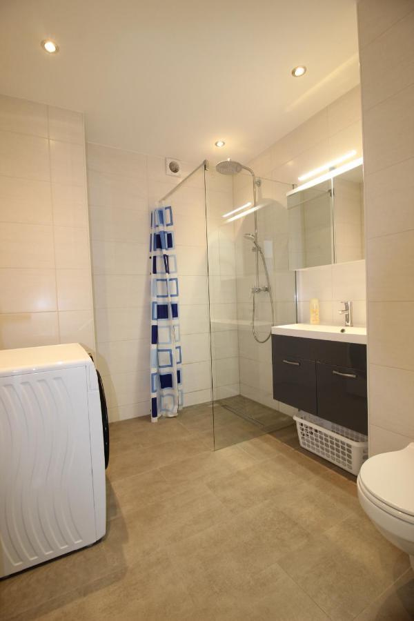 Apartmenthaus Kitzingen - Grosszuegige Wohnungen Fuer Je 6 Personen Mit Balkon Ngoại thất bức ảnh